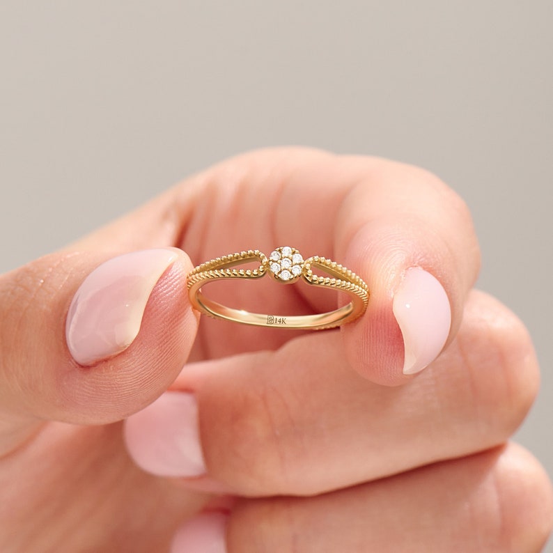MADELYN MINIMALIST 14k Solid Gold Minimalist Tiny Heart Promise Ring W/H Diamond | Gift for Her, Mom, Wife