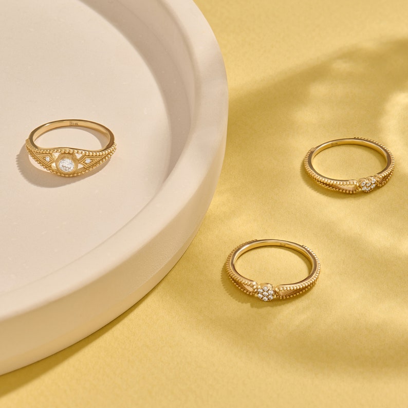 MADELYN MINIMALIST 14k Solid Gold Minimalist Tiny Heart Promise Ring W/H Diamond | Gift for Her, Mom, Wife