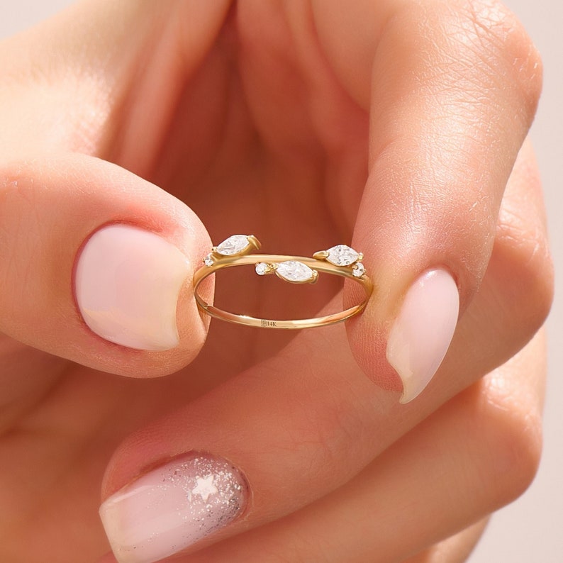 MADELYN MINIMALIST 14k Solid Gold Minimalist Floral Leaf Wedding Ring For Wife | Gift for Mom, Wife