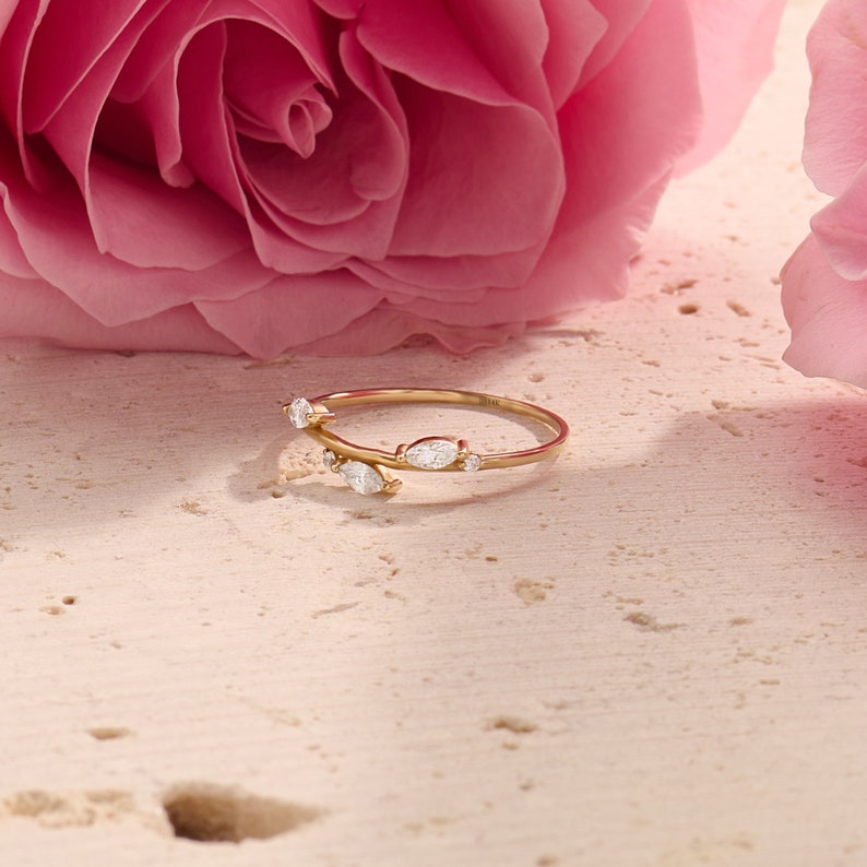 MADELYN MINIMALIST 14k Solid Gold Minimalist Floral Leaf Wedding Ring For Wife | Gift for Mom, Wife