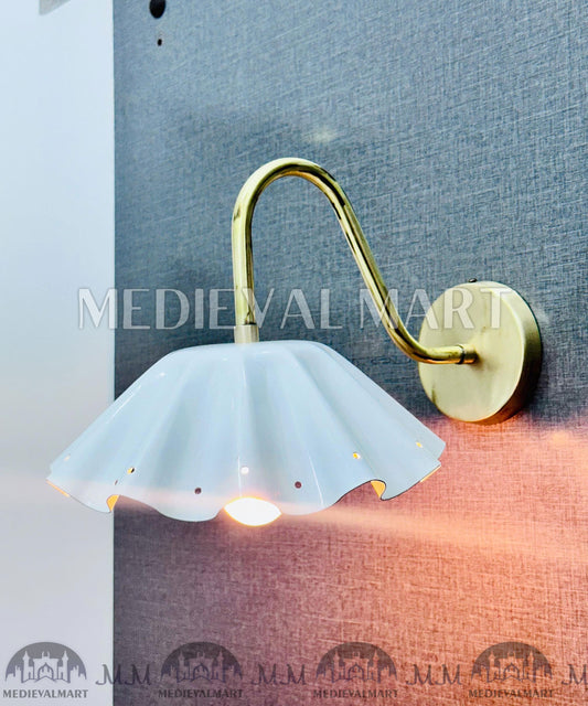MEDIEVALMART Handcrafted Brass Wall Lamp: Modern Italian Light Fixture
