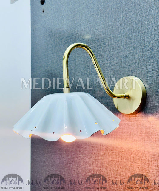 MEDIEVALMART Handcrafted Brass Wall Lamp: Modern Italian Light Fixture
