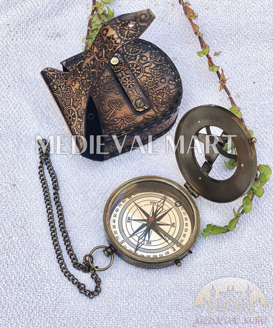 MEDIEVALMART Brújula de estilo reloj de sol con grabado personalizado, acabado dorado con estuche de cuero | Regalo para brújula