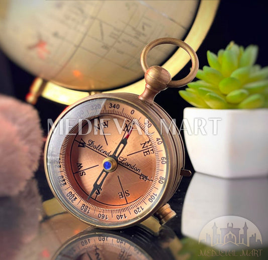 MEDIEVALMART Brújula de trabajo de latón náutico grabada personalizada con acabado dorado | Regalo para mamá y papá