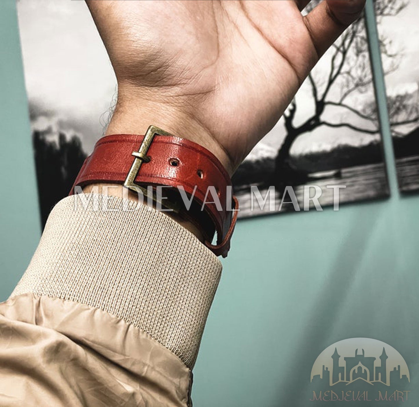 MEDIEVALMART Victorian Steampunk Brass Wrist Compass & Sundial Watch Gold Finish W/H Leather Strap | Gift For Him