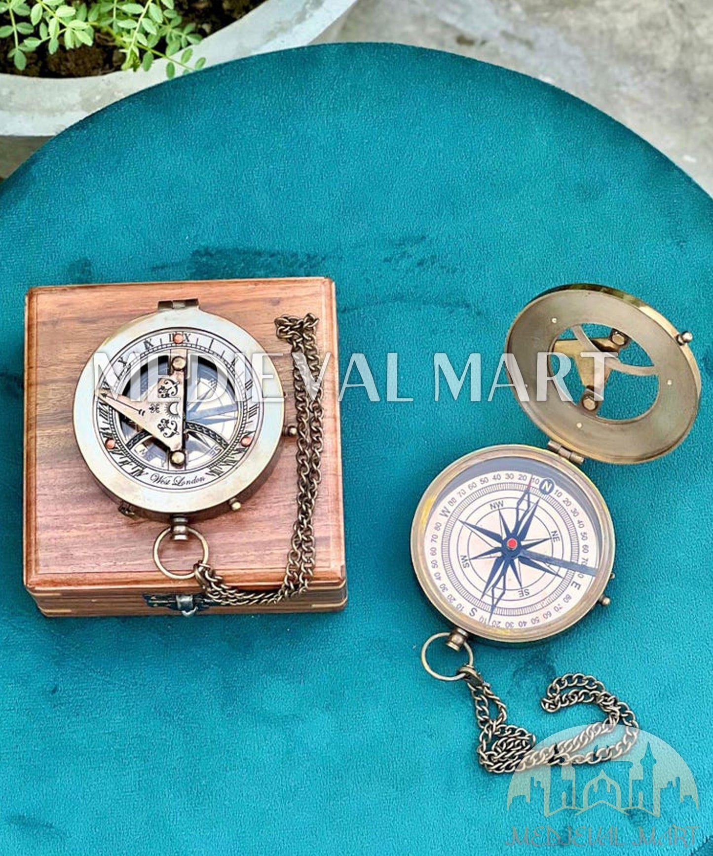 MEDIEVALMART Personalized Nautical Sun Clock Adventure Compass Gold Finish W/H Gen-1 Wooden Case | Gift For Mom