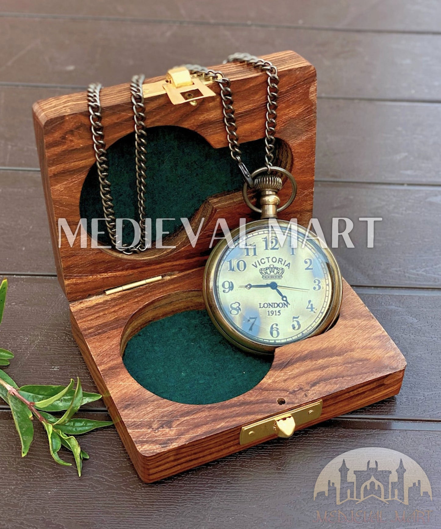 MEDIEVALMART Royal Navy LONDON 1915 Pirates Locket Chain Compass Antique Finish W/H Gen-2 Wooden Case | Gift For Mom