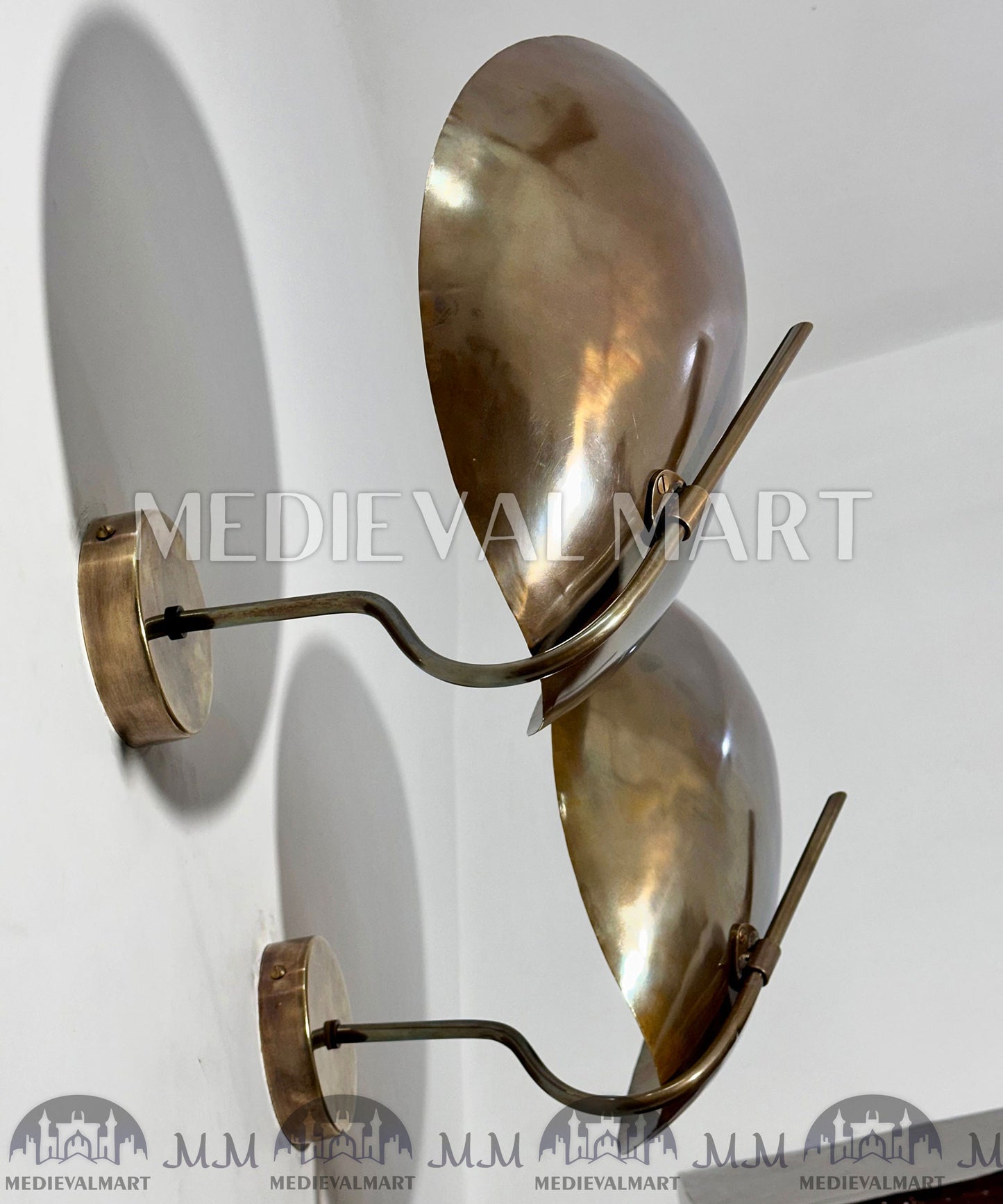 MEDIEVALMART Vintage Brass Beetle Sconce: Mid Century Modern Wall Light Fixture