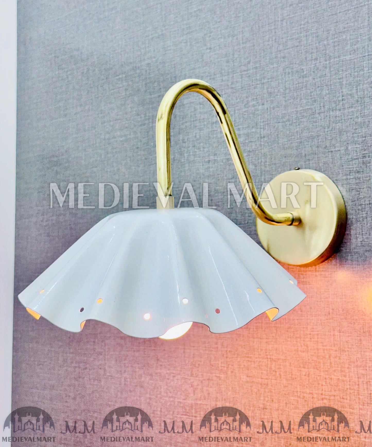 MEDIEVALMART Handcrafted Brass Wall Lamp: Modern Italian Light Fixture