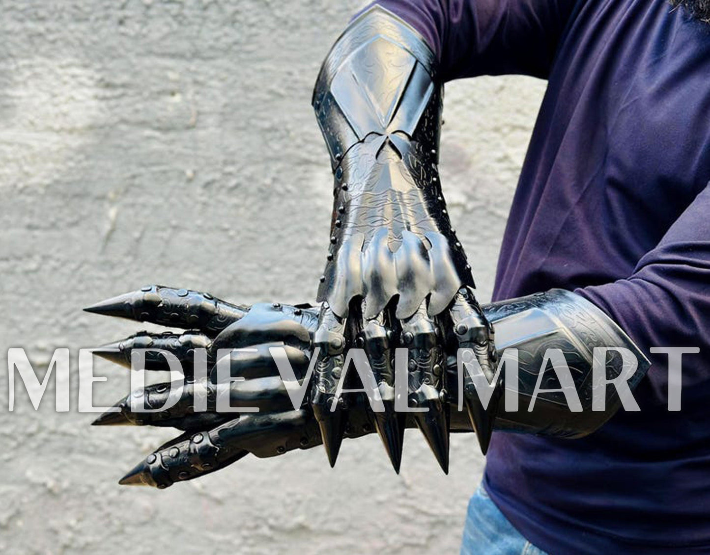 MEDIEVALMART LOTR Ringwraith Nazgûl-Inspired Black Gauntlet Steel Medieval Armor Gloves