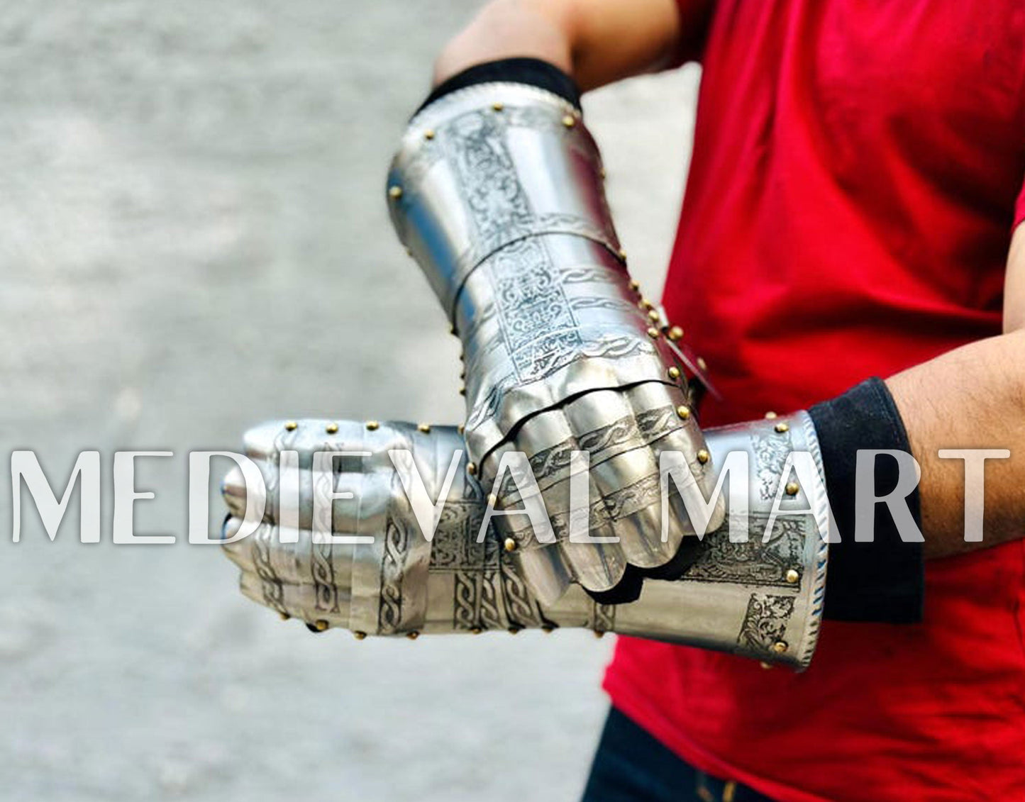 MEDIEVALMART Medieval High Texture Royal Knights Etched Gauntlet - LARP Armor