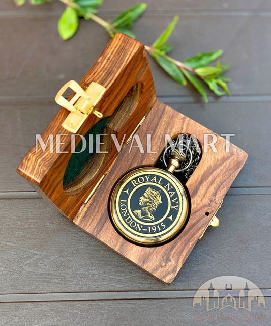 MEDIEVALMART Royal Navy LONDON 1915 Pirates Locket Chain Compass Antique Finish W/H Gen-2 Wooden Case | Gift For Mom