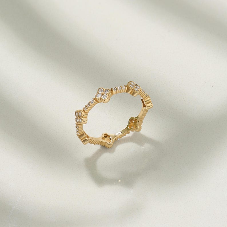 MADELYN MINIMALIST 14k Solid Gold Moissanite Flower Eternity Lab Diamond Wedding Ring for Women | Gift for Mom, Wife, Her