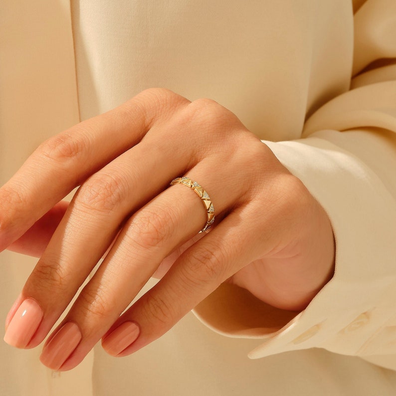 MADELYN MINIMALIST 14k Solid Gold Solid Eternity Pave Zig Zag Lab Diamond Wedding Ring | Gift for Mom, Wife, Her