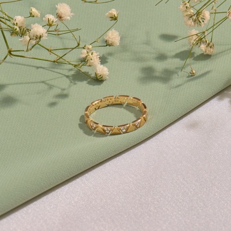 MADELYN MINIMALIST 14k Solid Gold Solid Eternity Pave Zig Zag Lab Diamond Wedding Ring | Gift for Mom, Wife, Her