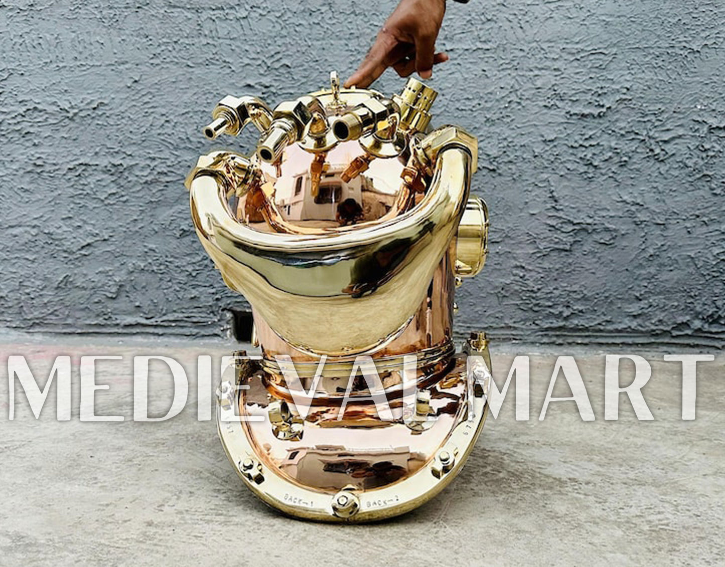 MEDIEVALMART High Textured Copper brass Diving Helmet With Wooden Base