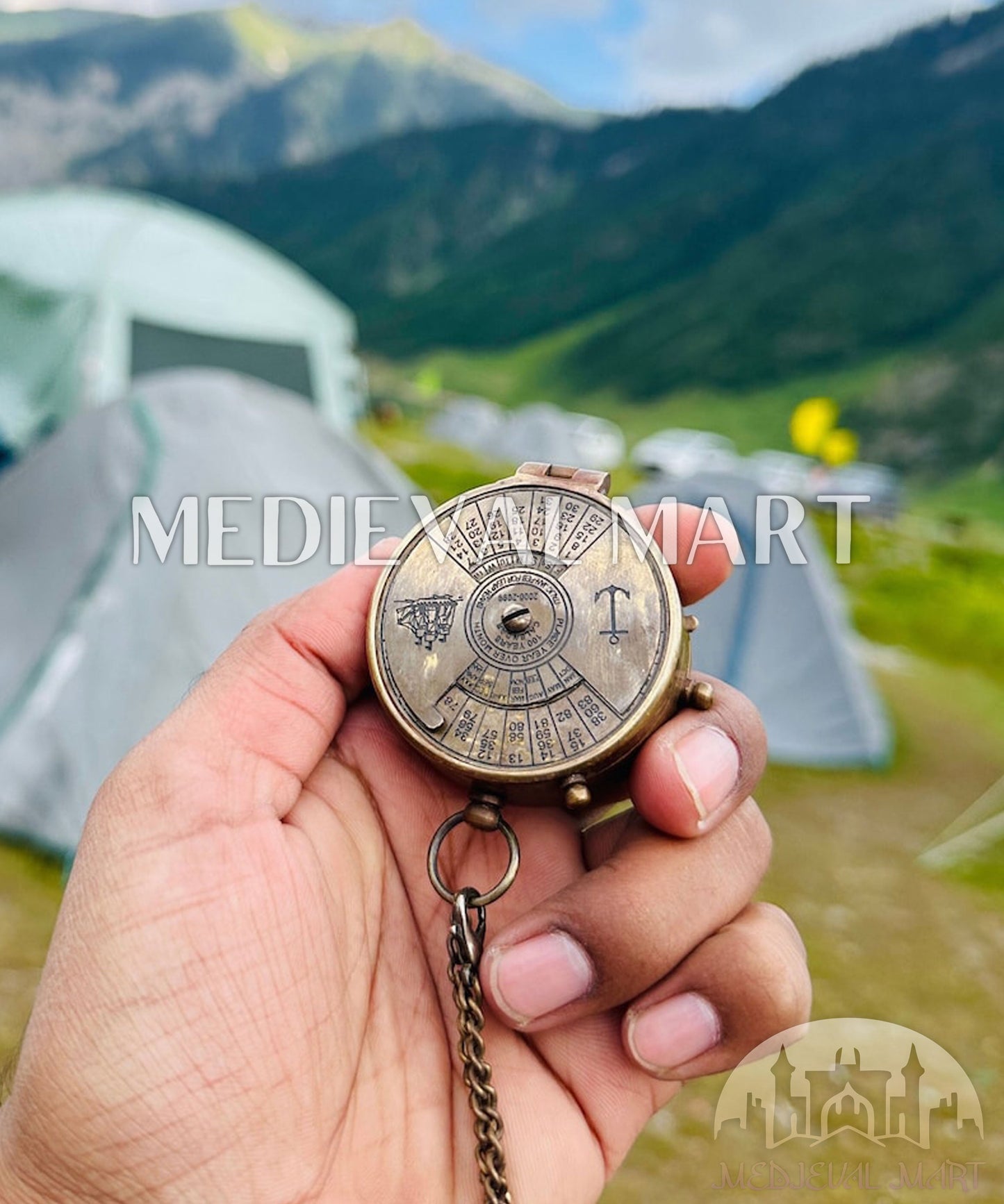 MEDIEVALMART Personalized 100 Years Colanders Nautical Compass Gold Finish W/H Leather Case | Gift For Mom & Dad