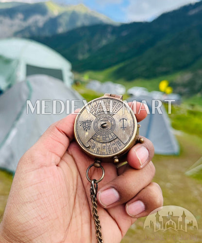MEDIEVALMART Personalized 100 Years Colanders Nautical Compass Gold Finish W/H Leather Case | Gift For Mom & Dad