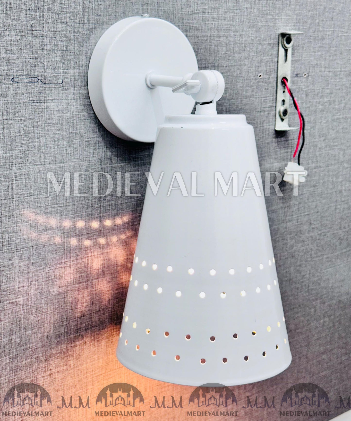 MEDIEVALMART Handcrafted Brass Wall Sconce: Mid-Century Modern Art Deco Lighting