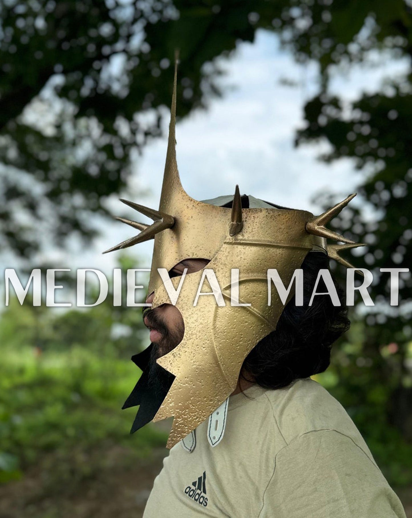 MEDIEVALMART Gold Finish Nazgul Helmet W/H Free Stand | LOTR Props