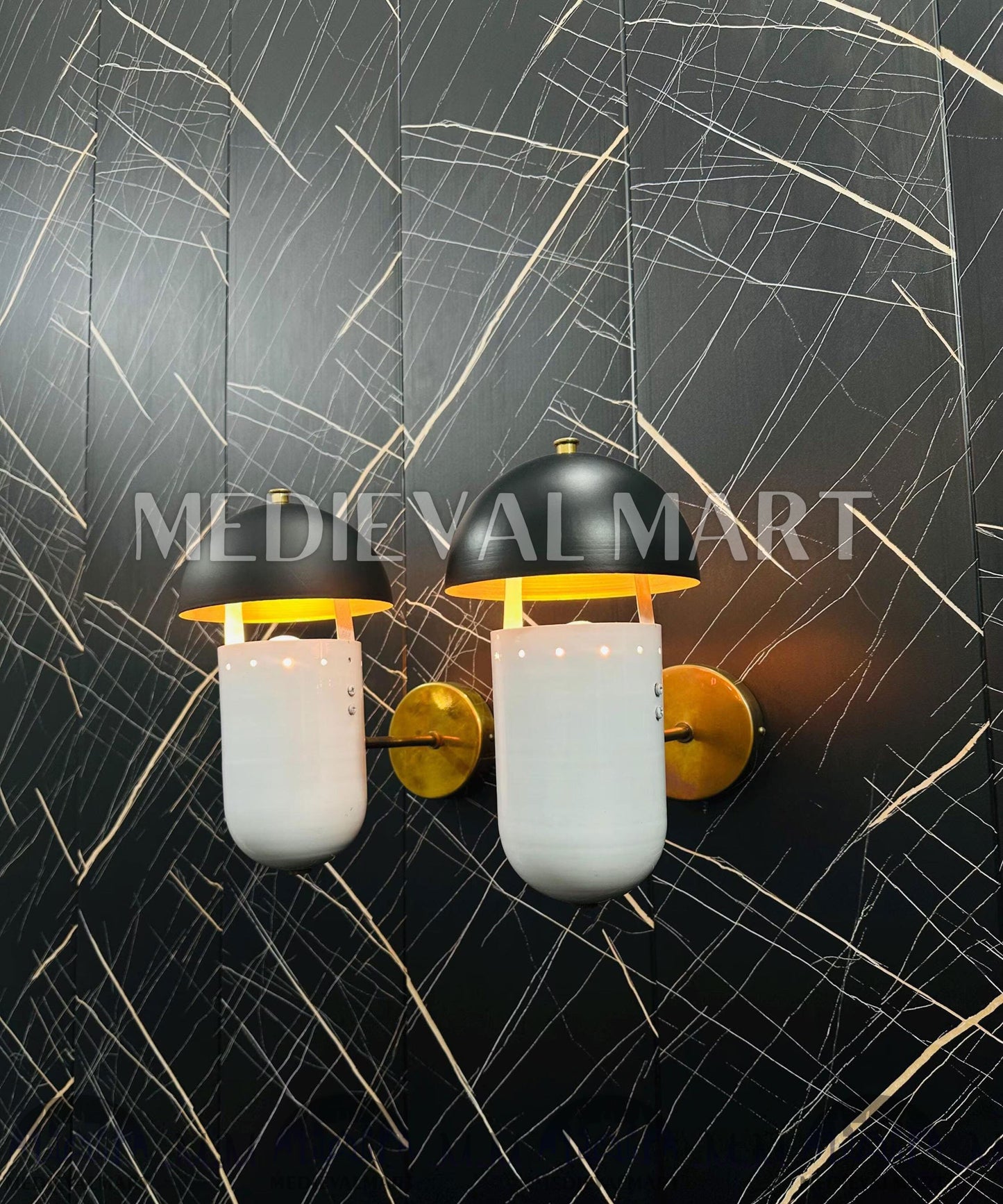 MEDIEVALMART Handcrafted Brass Wall Sconce: Modern Bedside Lamp