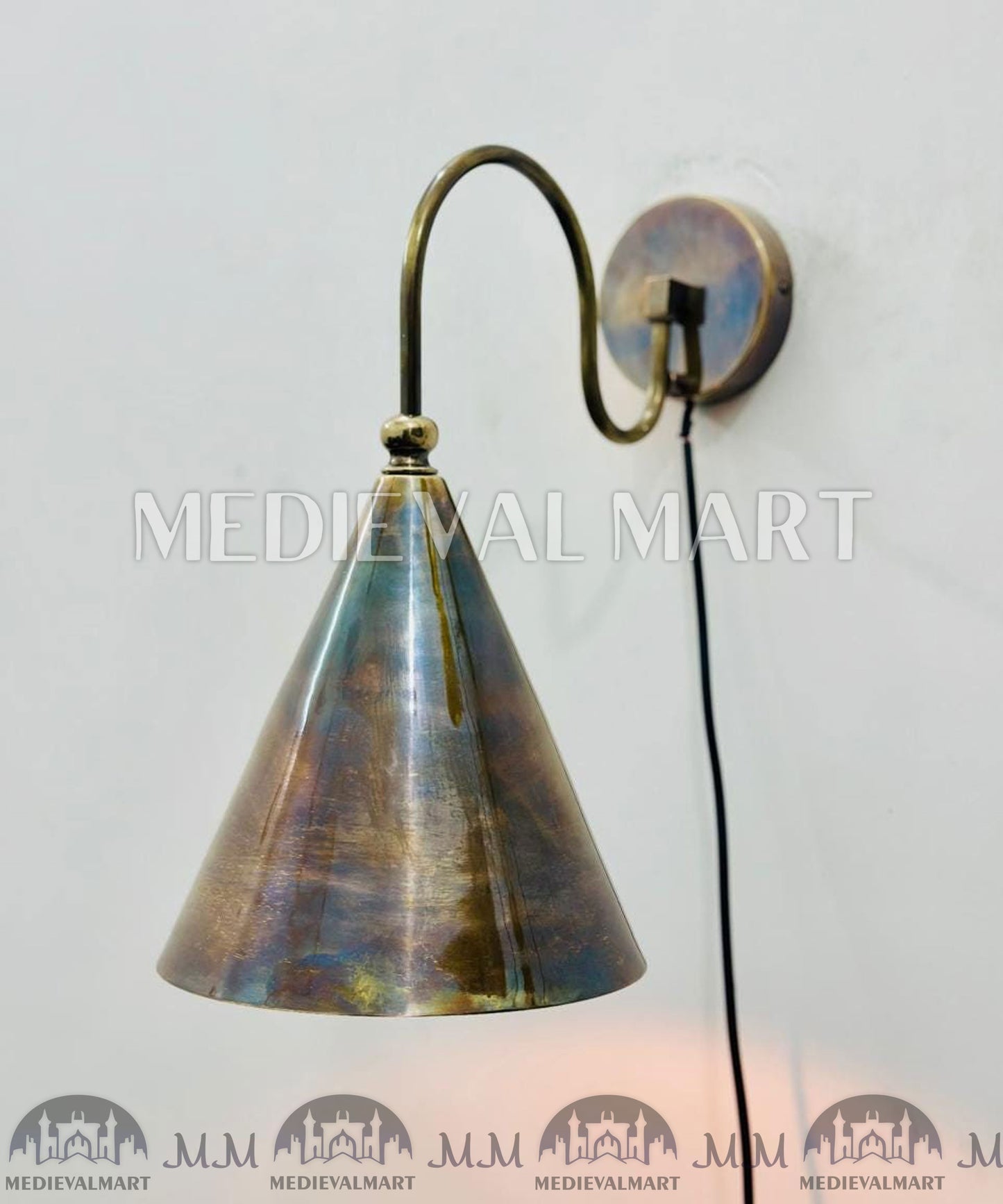 MEDIEVALMART Handcrafted Solid Brass Wall Sconce: Mid-Century Style Vanity Lighting