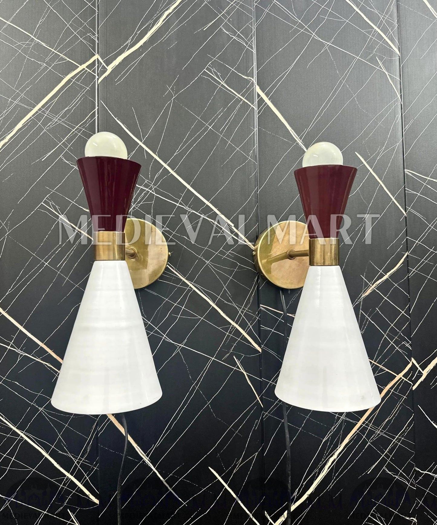 MEDIEVALMART Handcrafted Brass Wall Sconce: Mid-Century Modern Lighting