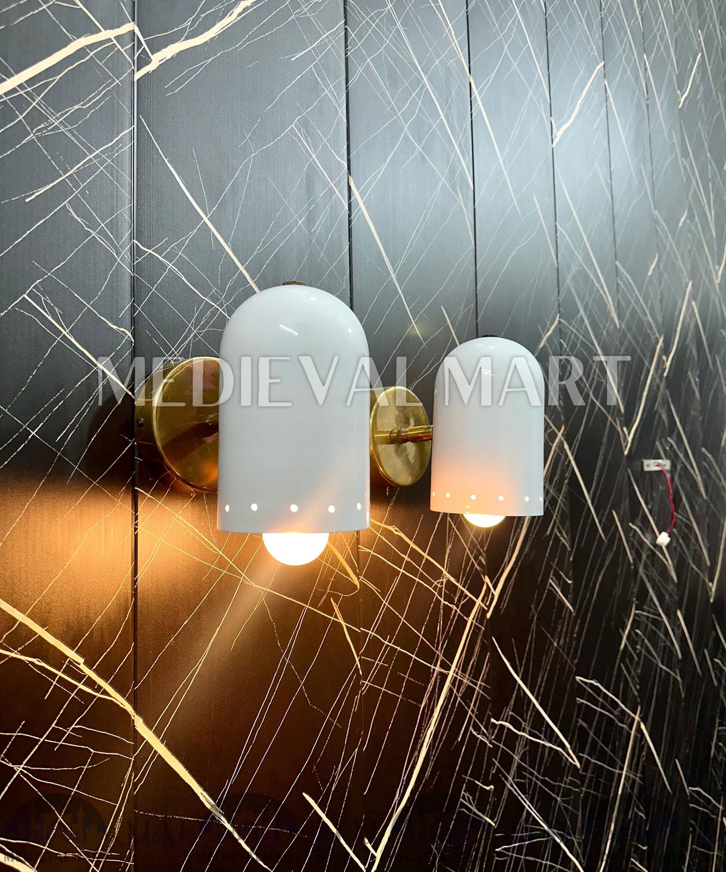 MEDIEVALMART Handcrafted Brass Wall Sconce: Modern Bedside Lamp