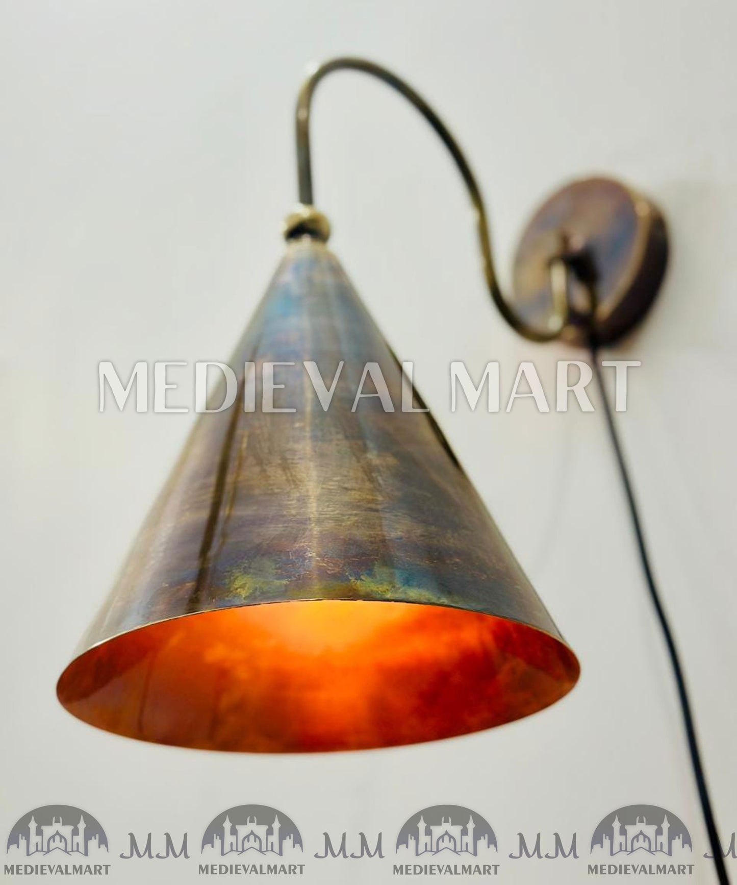 MEDIEVALMART Handcrafted Solid Brass Wall Sconce: Mid-Century Style Vanity Lighting