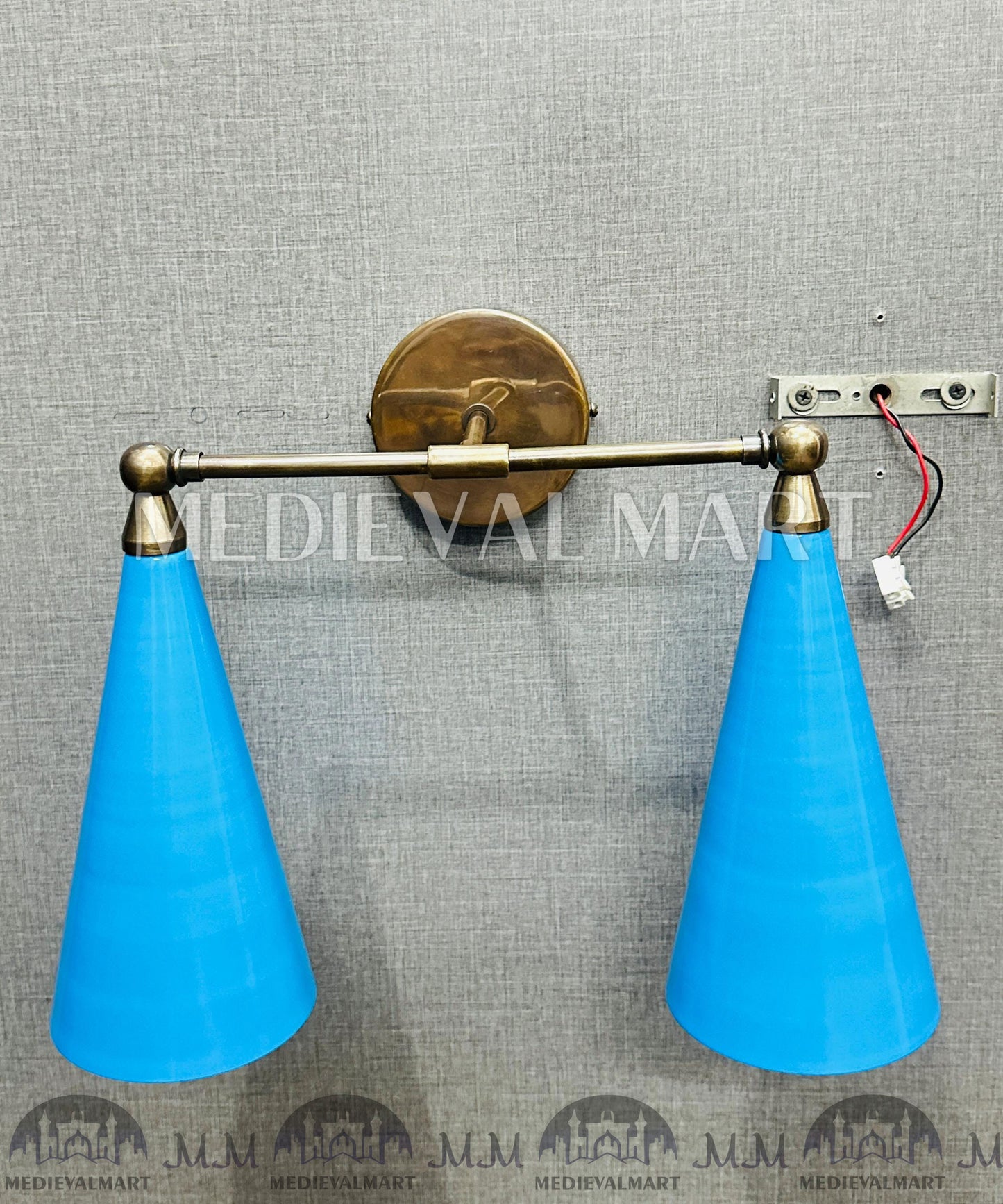 MEDIEVALMART Handamde Custom Brass Vanity Light Fixture: Mid-Century Modern Sconce