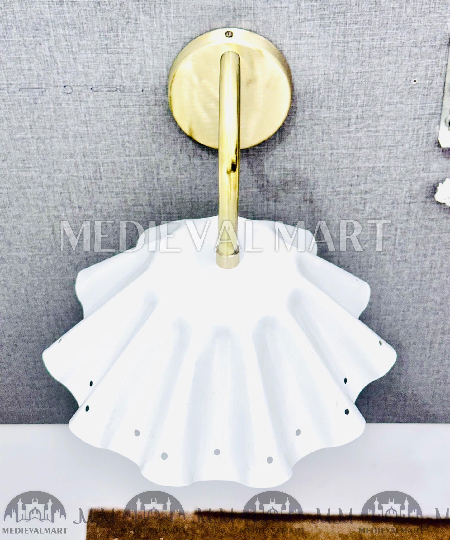 MEDIEVALMART Handcrafted Brass Wall Lamp: Modern Italian Light Fixture