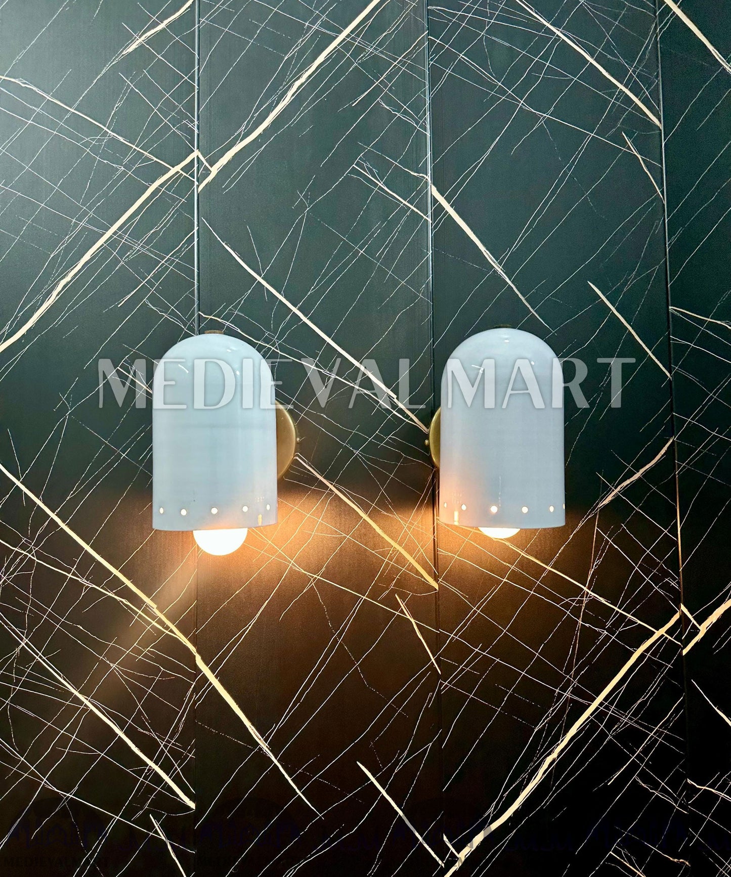 MEDIEVALMART Handcrafted Brass Wall Sconce: Modern Bedside Lamp