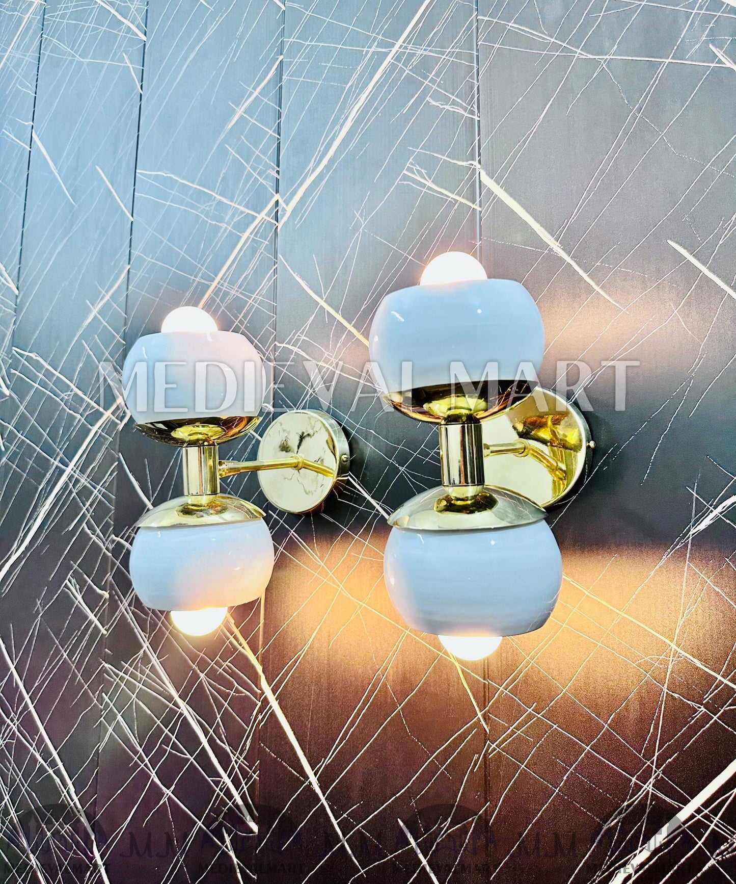 MEDIEVALMART Handcrafted Custom Brass Royal Wall Sconce: Mid-Century Modern Lighting