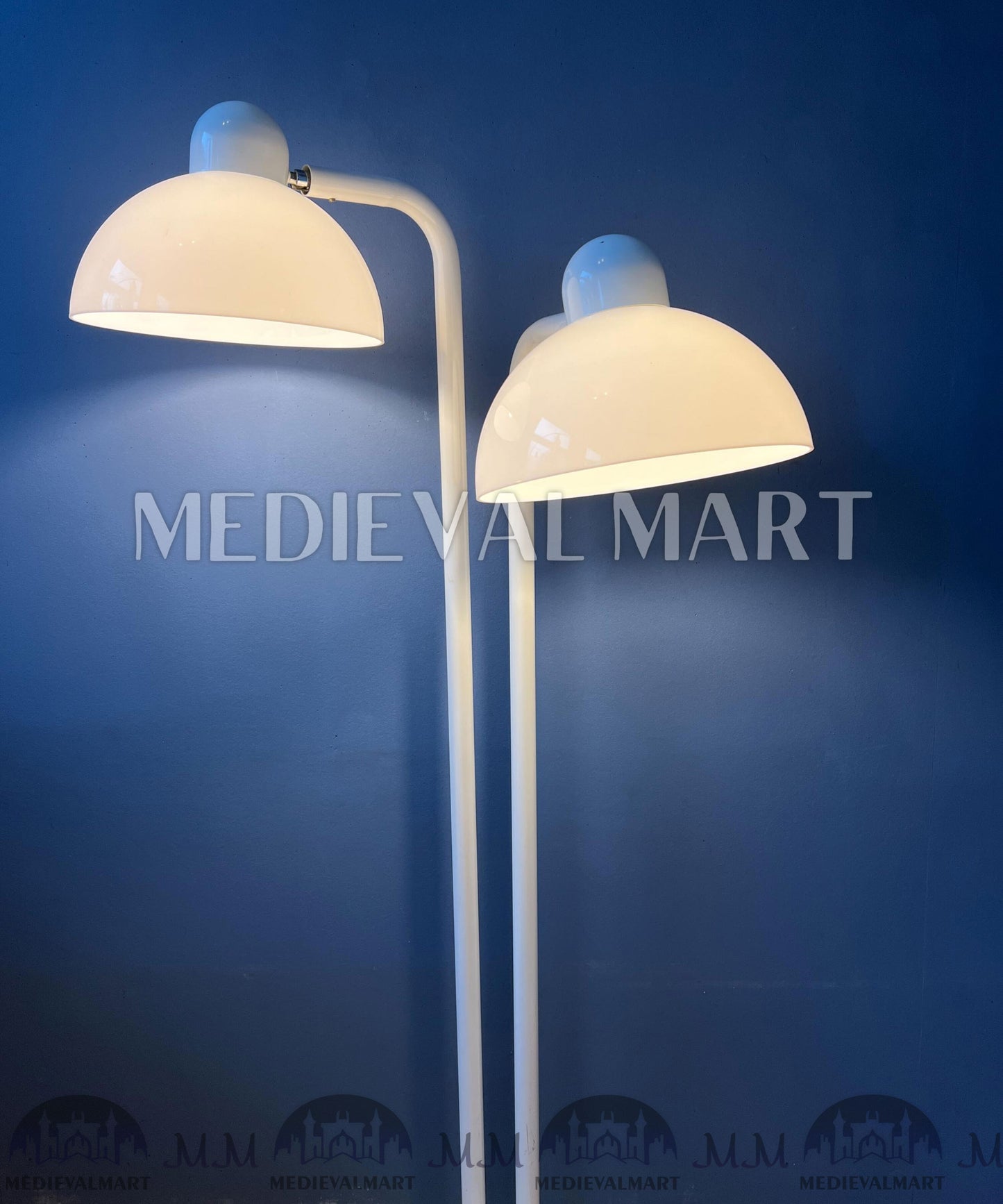 MEDIEVALMART Vintage White Acrylic Glass Space Age Floor Lamp