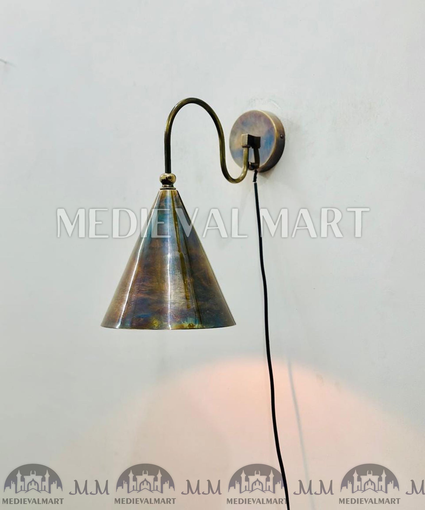 MEDIEVALMART Handcrafted Solid Brass Wall Sconce: Mid-Century Style Vanity Lighting