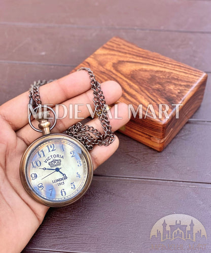 MEDIEVALMART Royal Navy LONDON 1915 Pirates Locket Chain Compass Antique Finish W/H Gen-2 Wooden Case | Gift For Mom