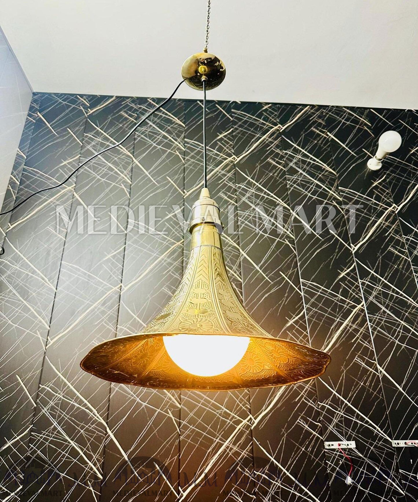 MEDIEVALMART Handcrafted Custom Brass Horn Pendant Light: Modern Glass Hanging Lighting