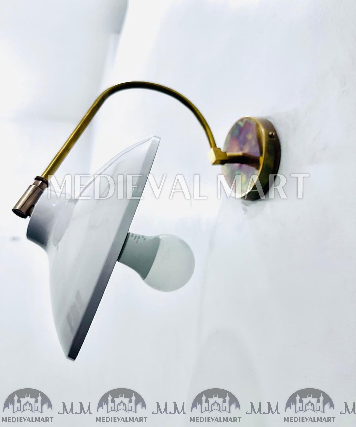 MEDIEVALMART Handcrafted Brass Wall Sconce: Adjustable Mid-Century Modern Lighting