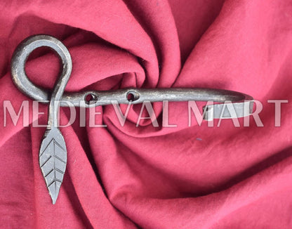MEDIEVALMART Hand Forged Medieval Decorative Iron Leaf Design Iron Hook