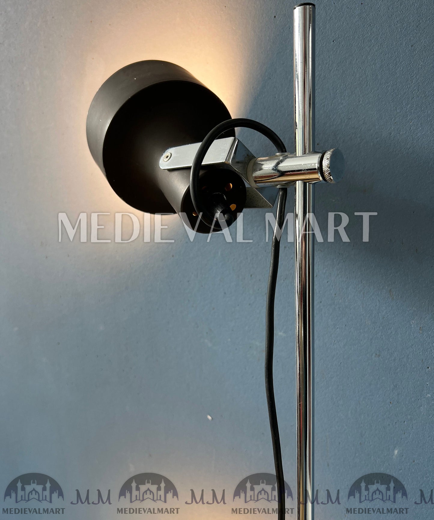 MEDIEVALMART Vintage Mid Century Brown Anvia Floor Lamp