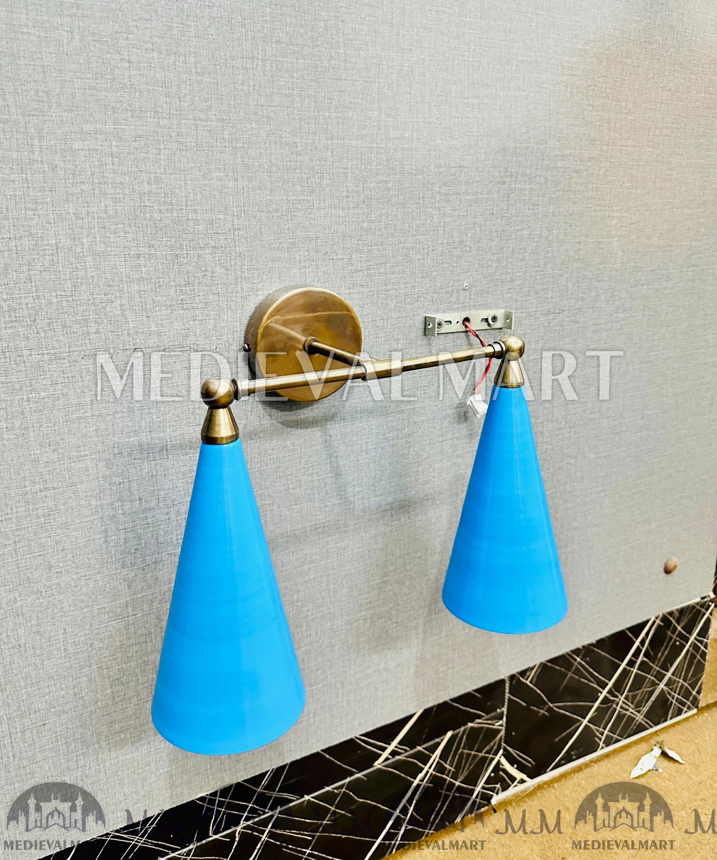 MEDIEVALMART Handamde Custom Brass Vanity Light Fixture: Mid-Century Modern Sconce