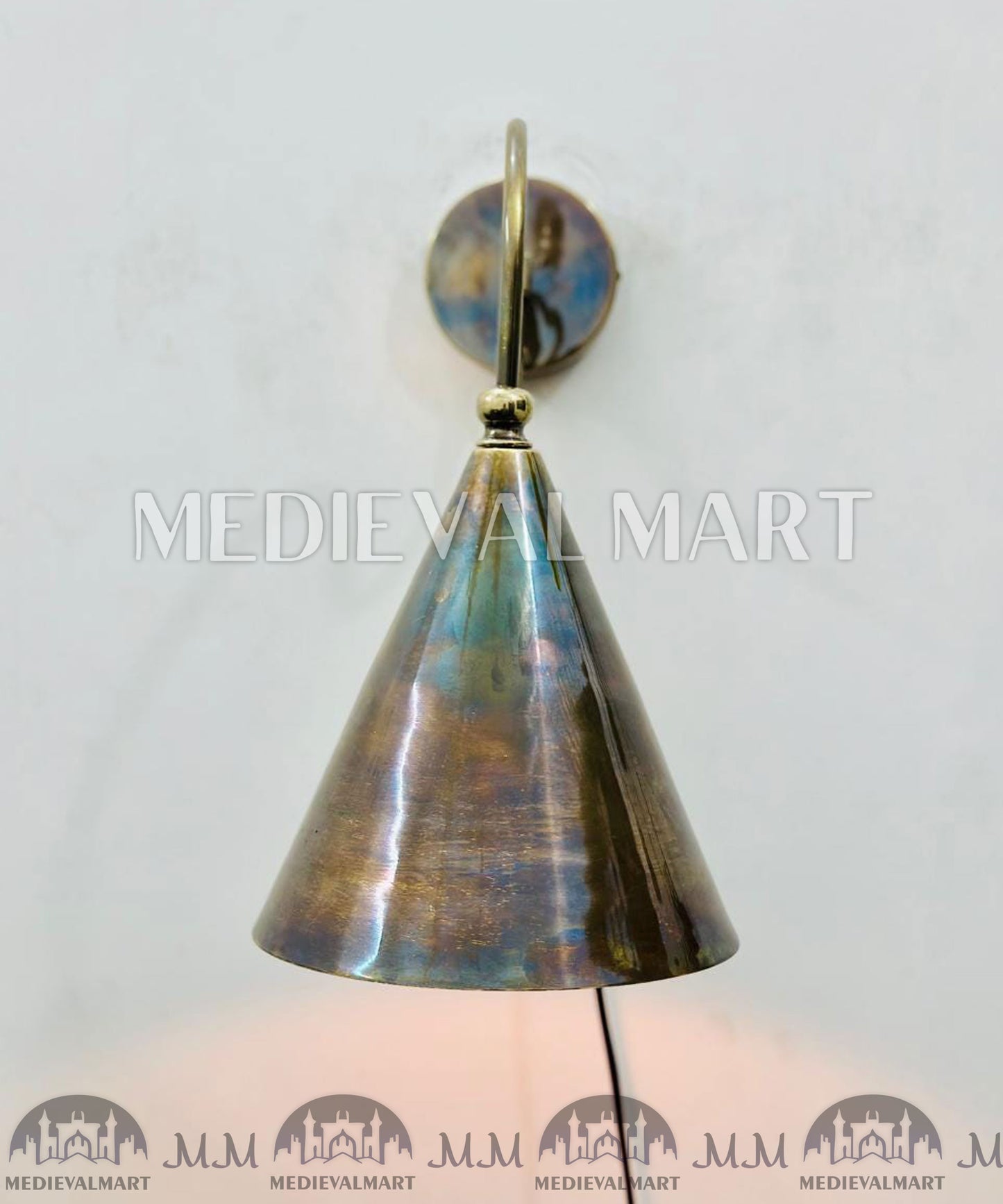 MEDIEVALMART Handcrafted Solid Brass Wall Sconce: Mid-Century Style Vanity Lighting
