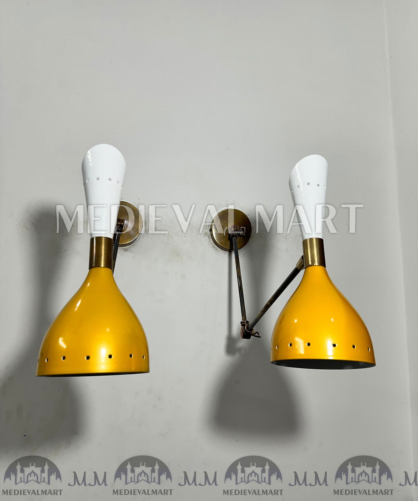 MEDIEVALMART Mid Century Modern Brass Diabolo Wall Sconce - Italian Design