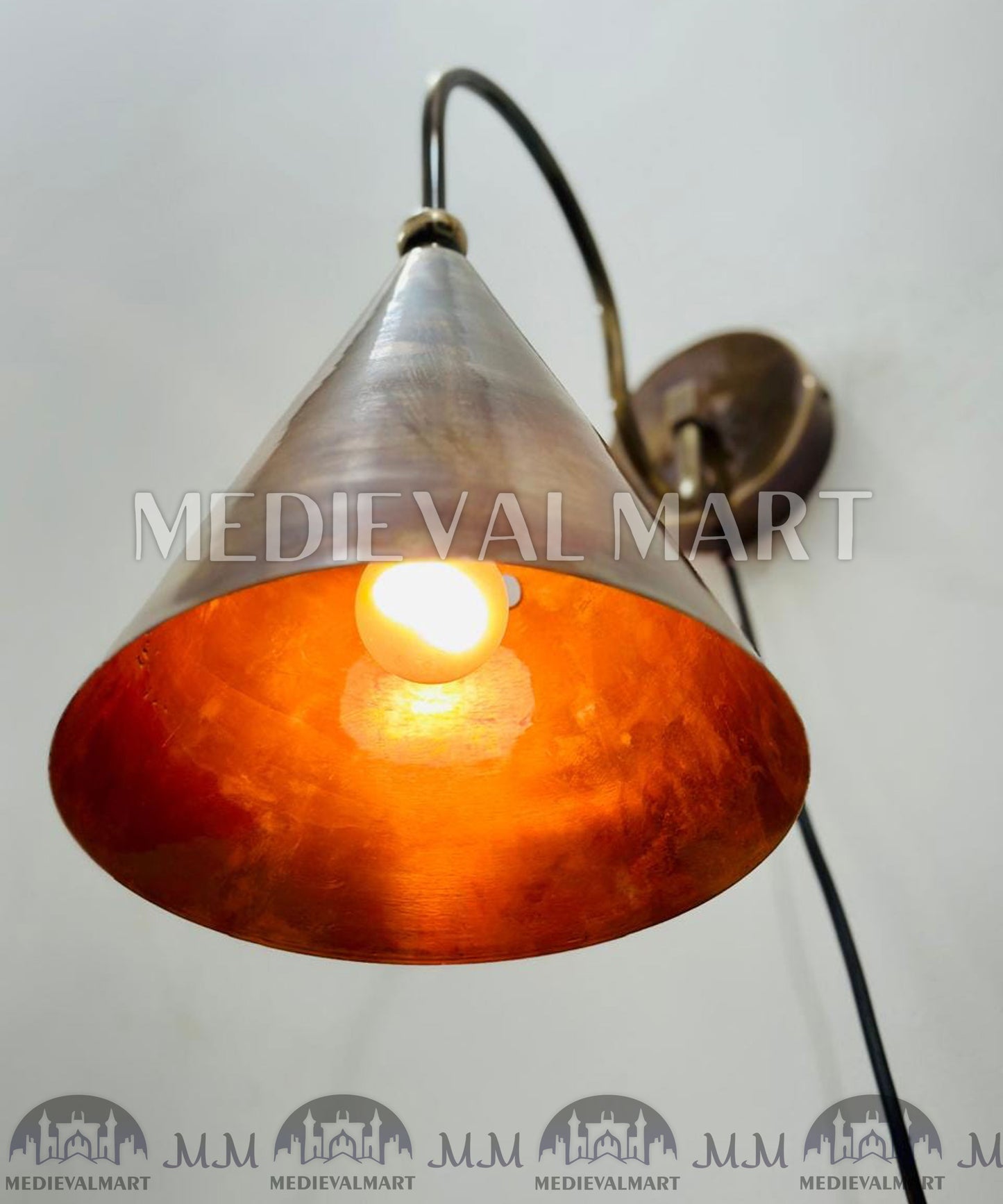 MEDIEVALMART Handcrafted Solid Brass Wall Sconce: Mid-Century Style Vanity Lighting