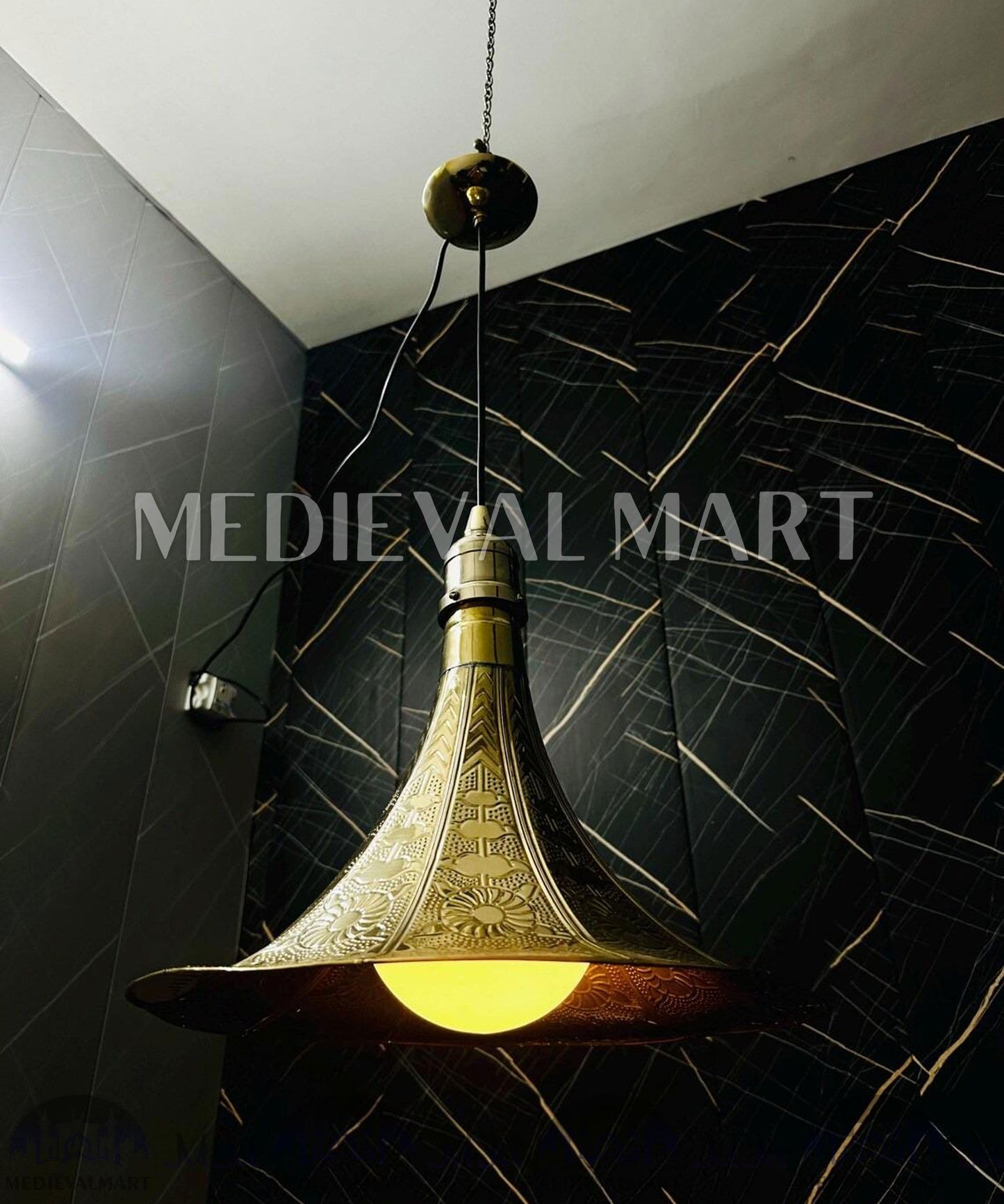 MEDIEVALMART Handcrafted Custom Brass Horn Pendant Light: Modern Glass Hanging Lighting