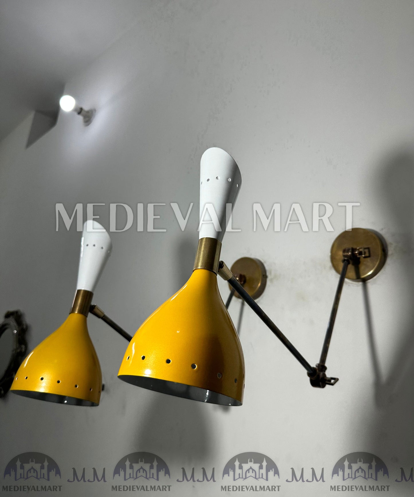 MEDIEVALMART Mid Century Modern Brass Diabolo Wall Sconce - Italian Design
