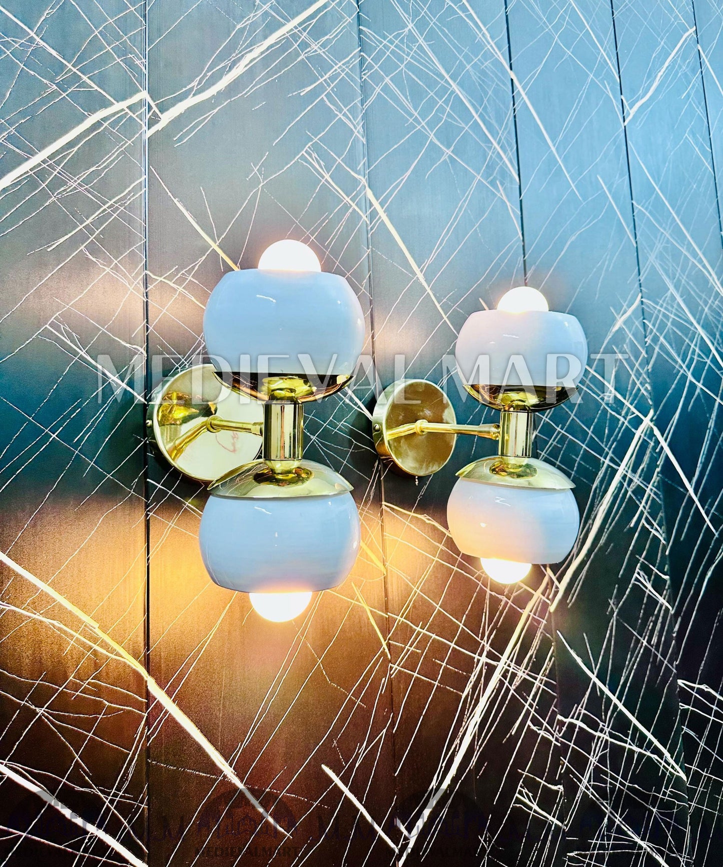 MEDIEVALMART Handcrafted Custom Brass Royal Wall Sconce: Mid-Century Modern Lighting