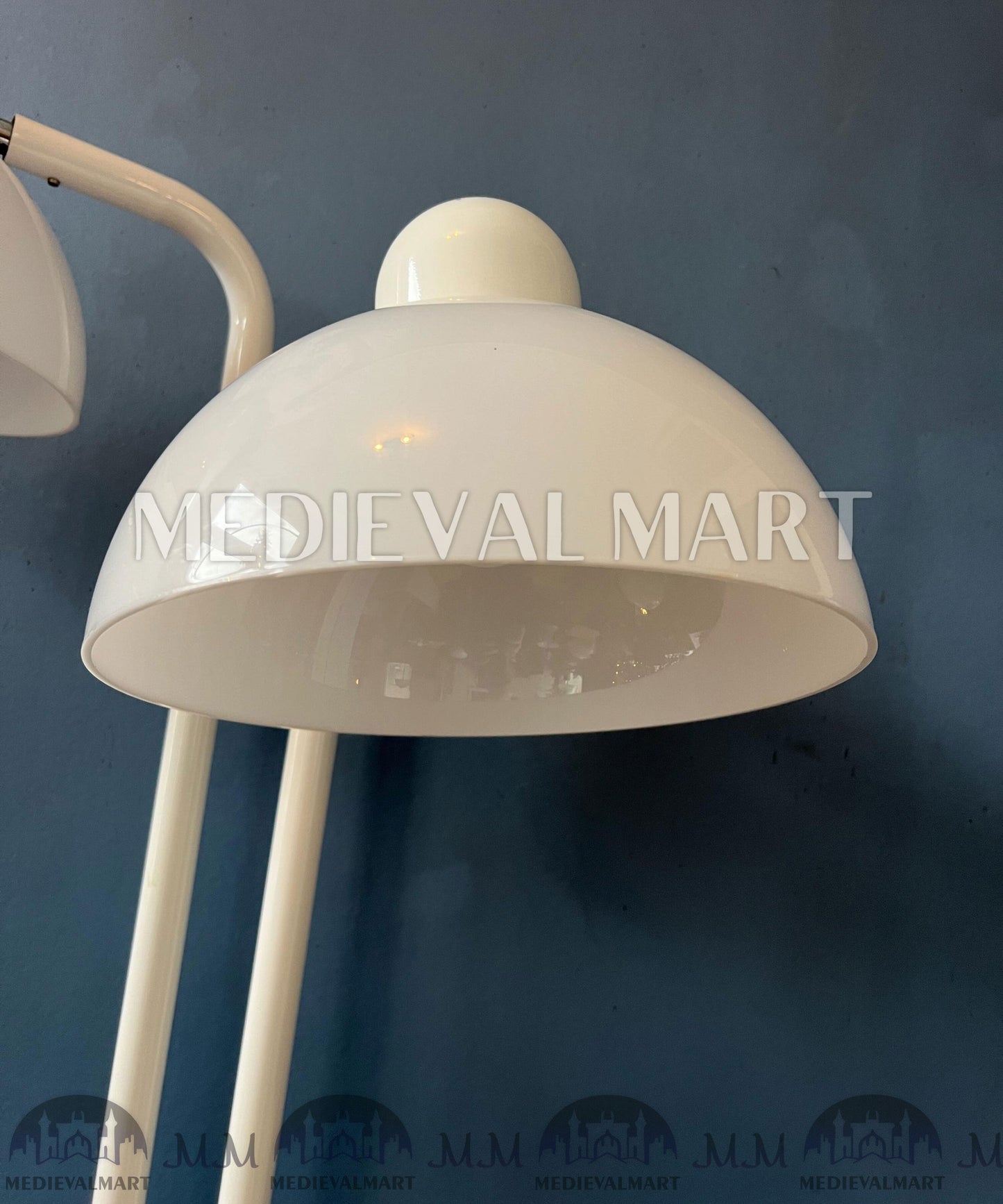 MEDIEVALMART Vintage White Acrylic Glass Space Age Floor Lamp