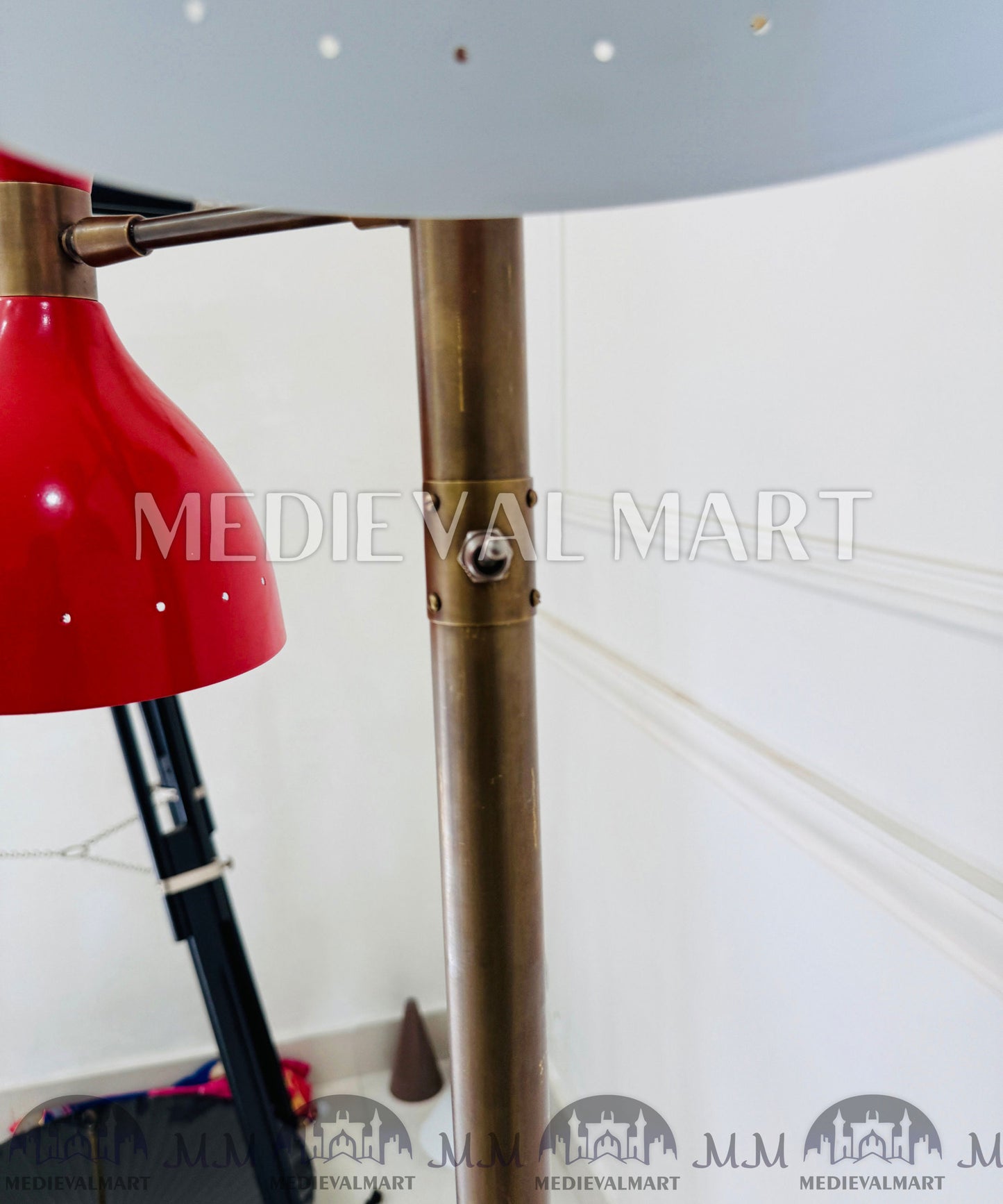 MEDIEVALMART Brass Mid-Century Modern Floor Lamp - Italian Style, Handcrafted