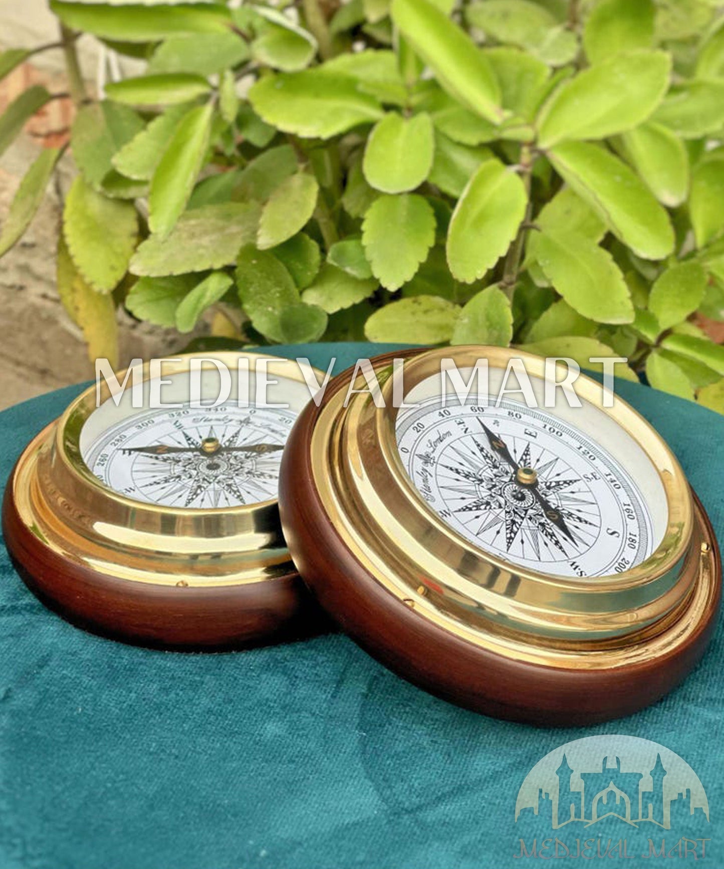MEDIEVALMART Nautical Vintage Trip Gear Brass Compass Shiny Gold Finish W/H Wooden Base | Gift For Mom, Dad